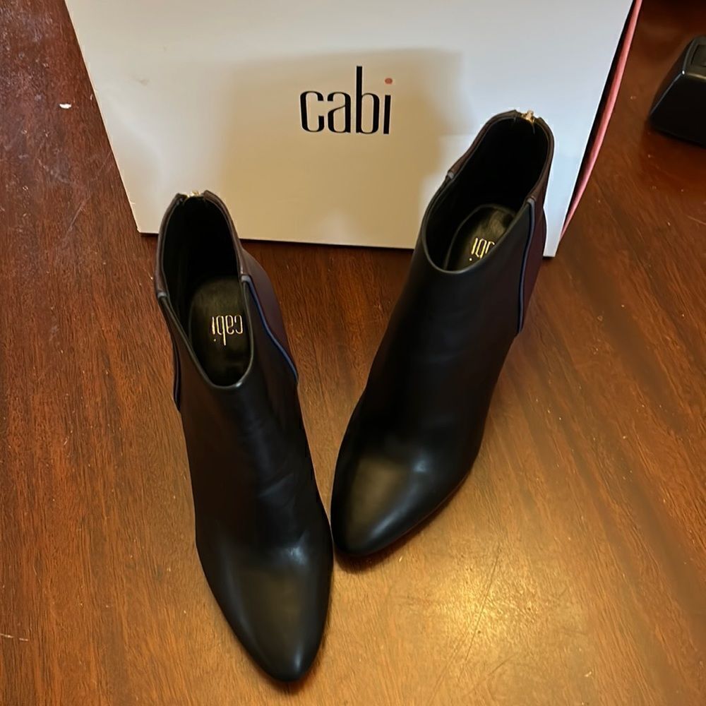 CABI black and plum leather 4” heel booties with back zipper Size 9.5 M NIB